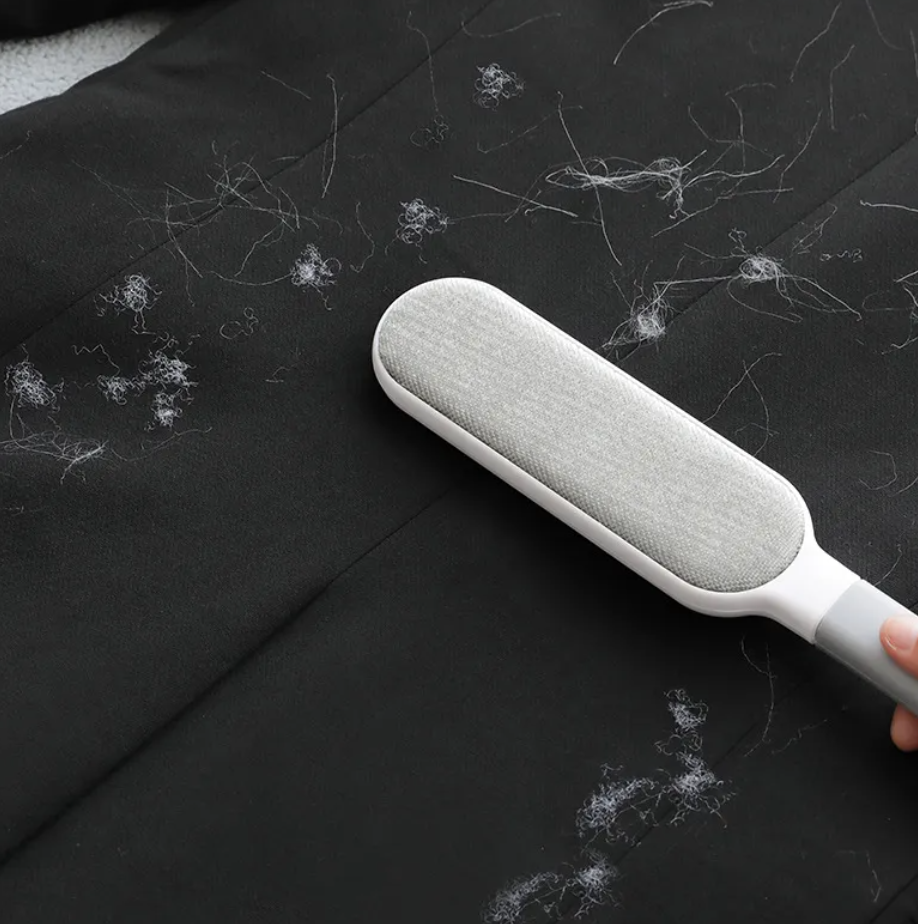 Electrostatic Pet Fur Remover Brush – Reusable Lint Brush for Clothes, Furniture & Car