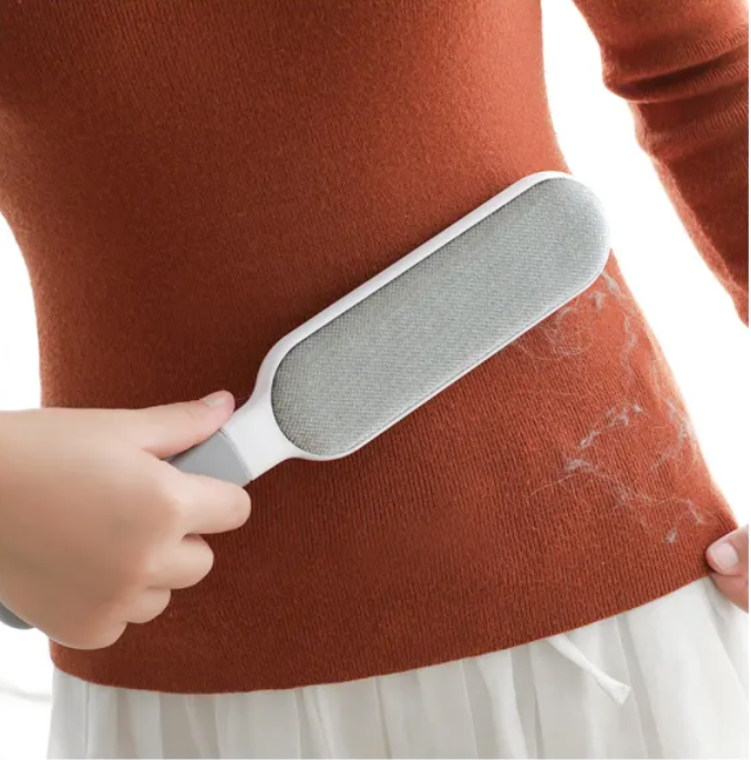 Electrostatic Pet Fur Remover Brush – Reusable Lint Brush for Clothes, Furniture & Car